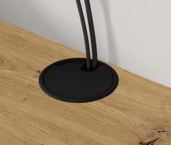 Szafka RTV wisząca Icarus 156cm, dąb artisan / czarny mat - zbliżenie na otwór na kable