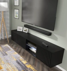 Szafka RTV wisząca MITA 156cm, czarny mat - w aranżacji salonu 2