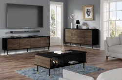 Stolik kawowy Sherwood 110x55cm, czarny mat / dąb catania - nogi czarne metalowe ze złotymi akcentami - ujęcie w salonie