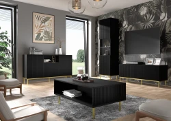 Witryna Ravenna B 1D1S 217cm, frez MDF folia, czarny mat - nogi złote metalowe - aranżacja salonu z witryną