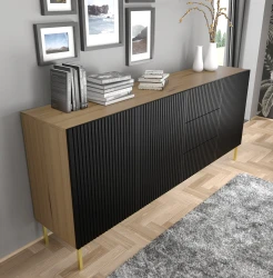 Komoda Ravenna B 3D3S 200cm, frez MDF folia z ramą, dąb artisan / czarny mat - nogi metalowe złote - w aranżacji