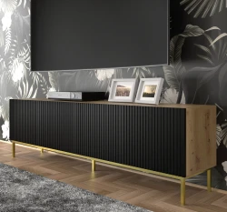 Szafka RTV Ravenna B 200cm 4D, frez MDF folia z ramą, dąb artisan / czarny mat - nogi metalowe złote - w aranżacji