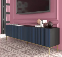Szafka RTV Ravenna F 200cm 4D, frez MDF malowany z ramą, czarny mat / granat - nogi metalowe złote - w aranżacji