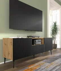 Szafka RTV Ravenna PB 2D1S 150cm, dąb artisan / czarny mat - nogi metalowe czarne szpilka - w aranżacji
