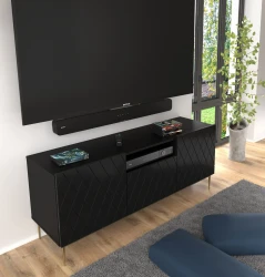 Szafka RTV Diuna 2D1K 145cm, czarny mat - nogi metalowe złote - w aranżacji
