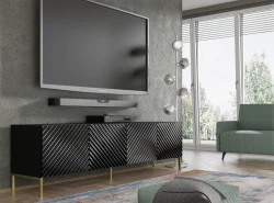 Szafka RTV Surf 200cm 4D, czarny mat / czarny połysk - nogi metalowe złote - w aranżacji